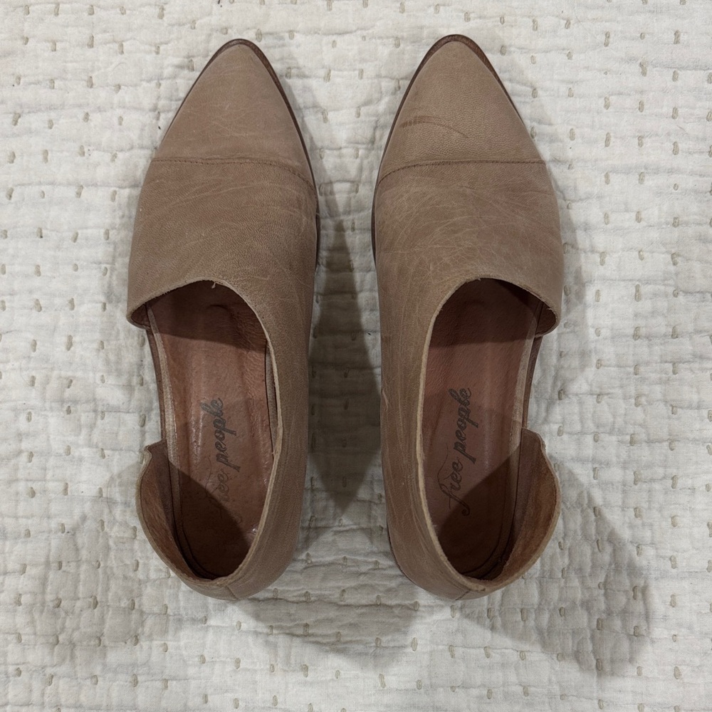 Free People Women's Brown booties

Smooth calfskin; side open booties